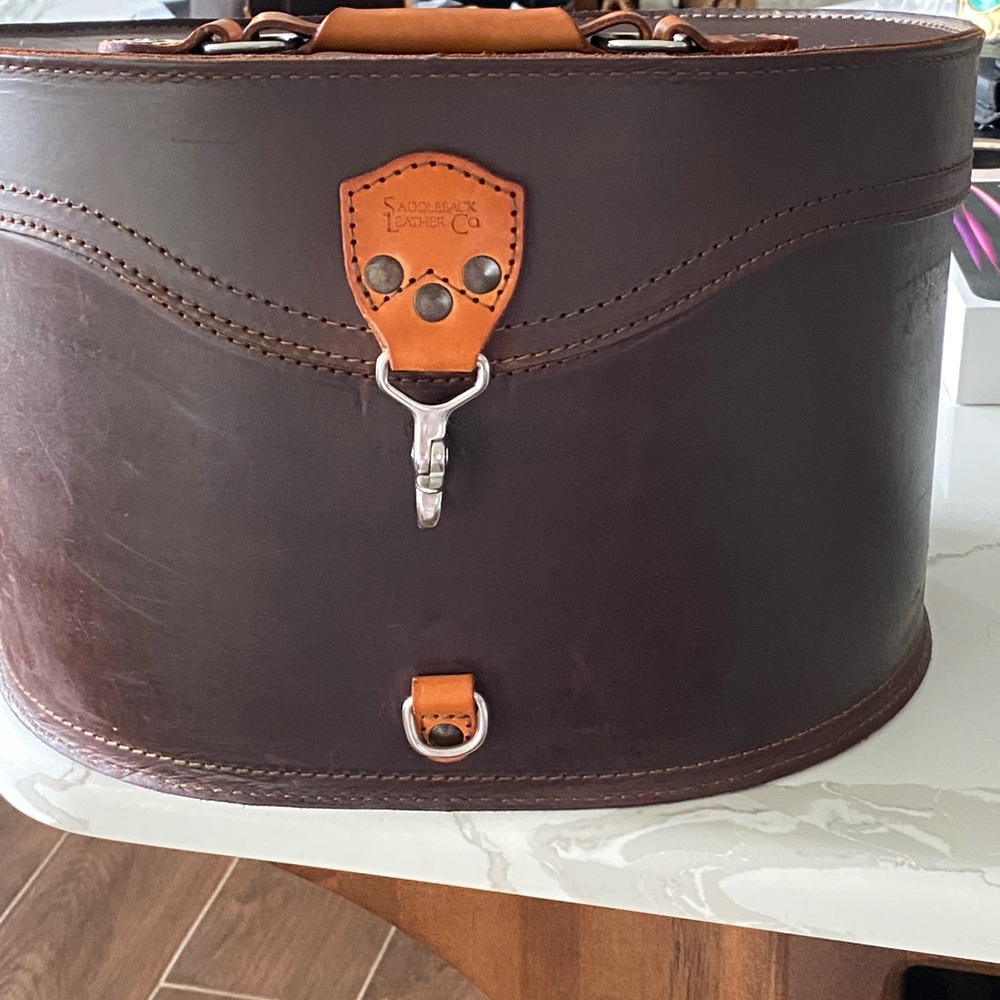 Saddleback Chestnut jewelry case